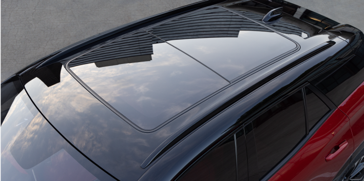 Over Head View of the Sunroof on a 2025 Chevy Blazer EV