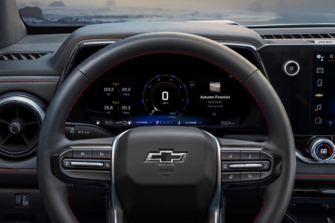 Drivers View of the Steering Wheel of a 2025 Chevy Colorado