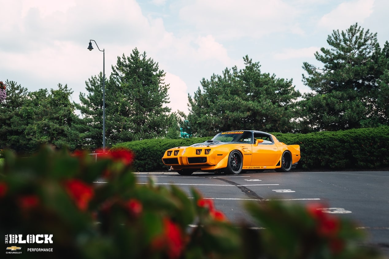 El Trans Am 1981 de Jim Miller está hecho en honor a la versión original, pero presenta una variedad de toques modernos. El auto fue creado por padre e hijo.