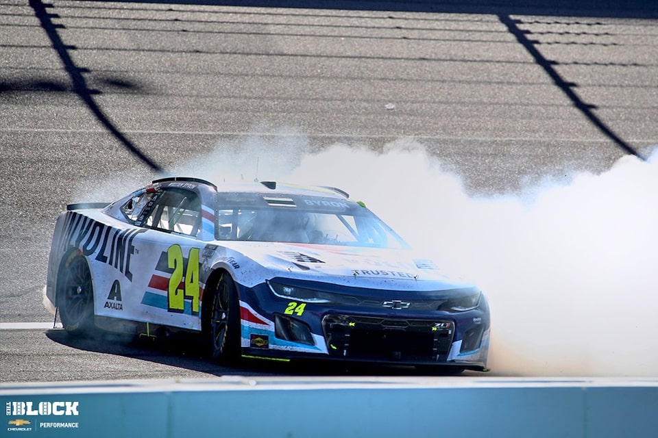 El piloto del equipo Chevy William Byron se convirtió en el primer ganador consecutivo de la NASCAR Cup Series esta temporada con su victoria en Phoenix Raceway del domingo.